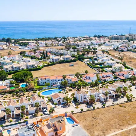 Prázdninový dům Habitate - Pool Fence & Heating Bars